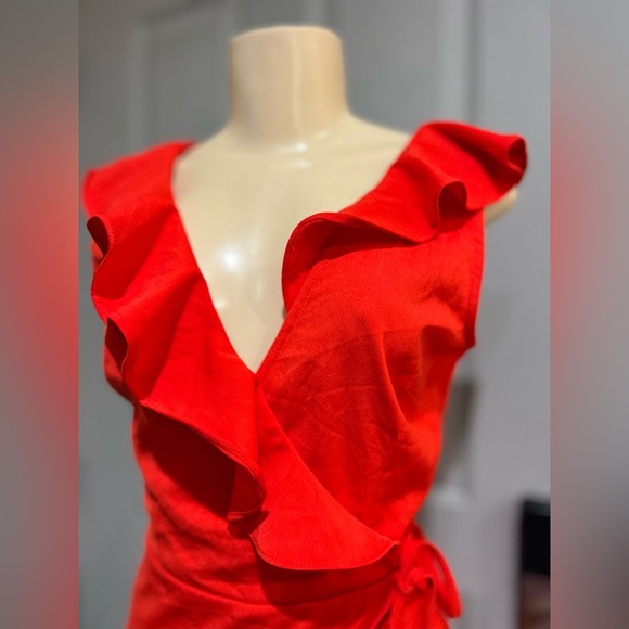 J.O.A Jennessa Red Ruffled Wrap Dress size Xsmall
NWT - Picture 13 of 14